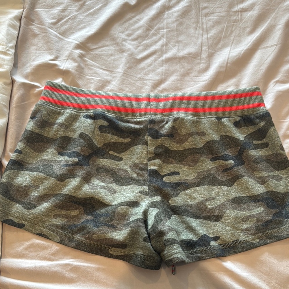 PJ Salvage Athletic Shorts in Green and Red NWHT - Picture 3 of 3